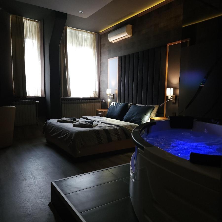 In Club Aparthotel Vrnjačka Banja Exteriör bild