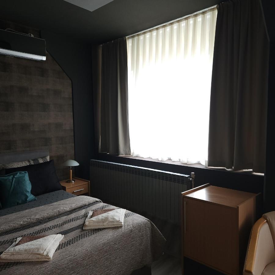 In Club Aparthotel Vrnjačka Banja Exteriör bild