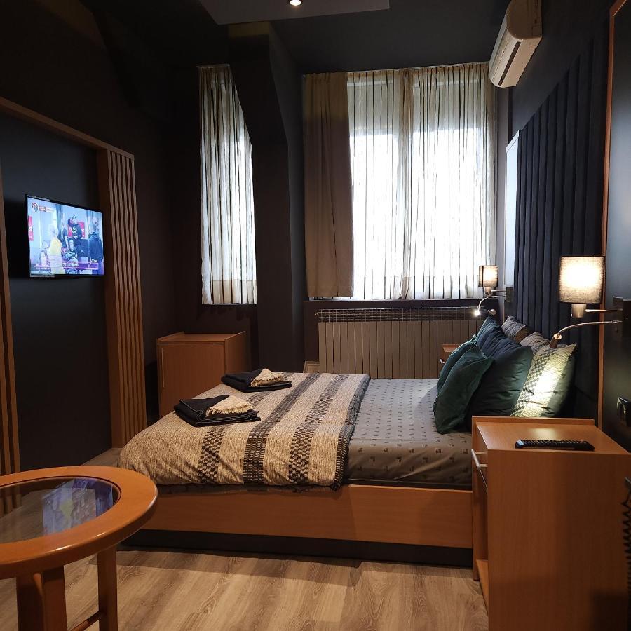 In Club Aparthotel Vrnjačka Banja Exteriör bild
