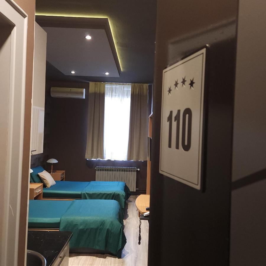 In Club Aparthotel Vrnjačka Banja Exteriör bild