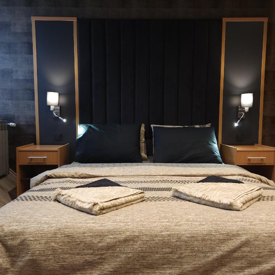 In Club Aparthotel Vrnjačka Banja Exteriör bild