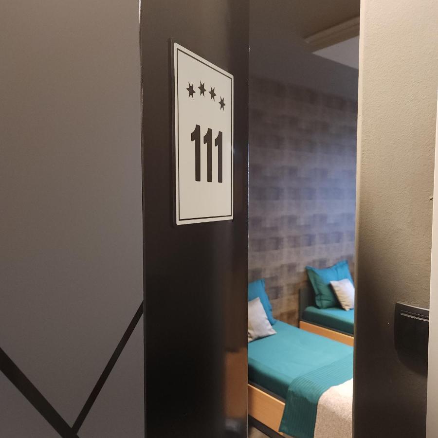 In Club Aparthotel Vrnjačka Banja Exteriör bild