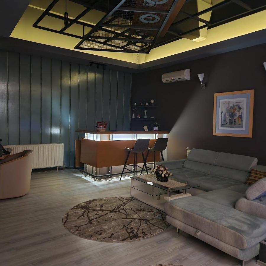 In Club Aparthotel Vrnjačka Banja Exteriör bild
