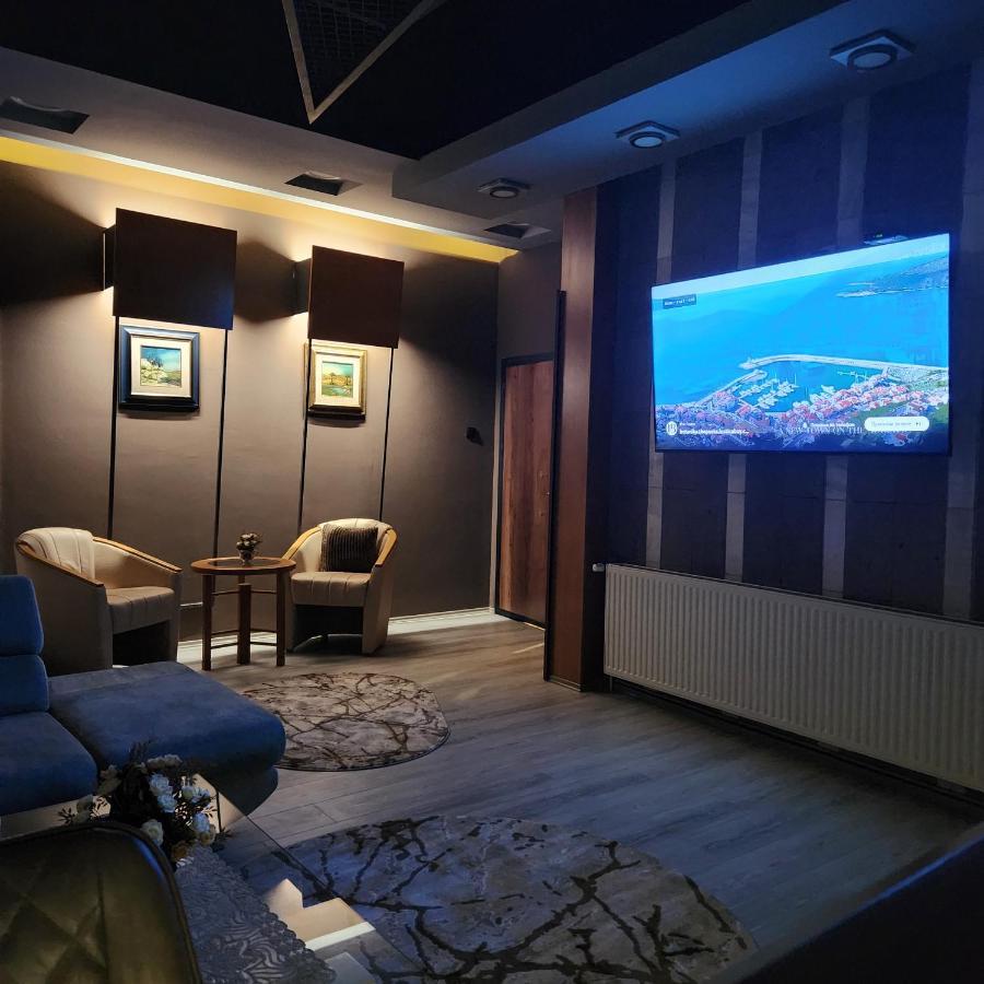 In Club Aparthotel Vrnjačka Banja Exteriör bild