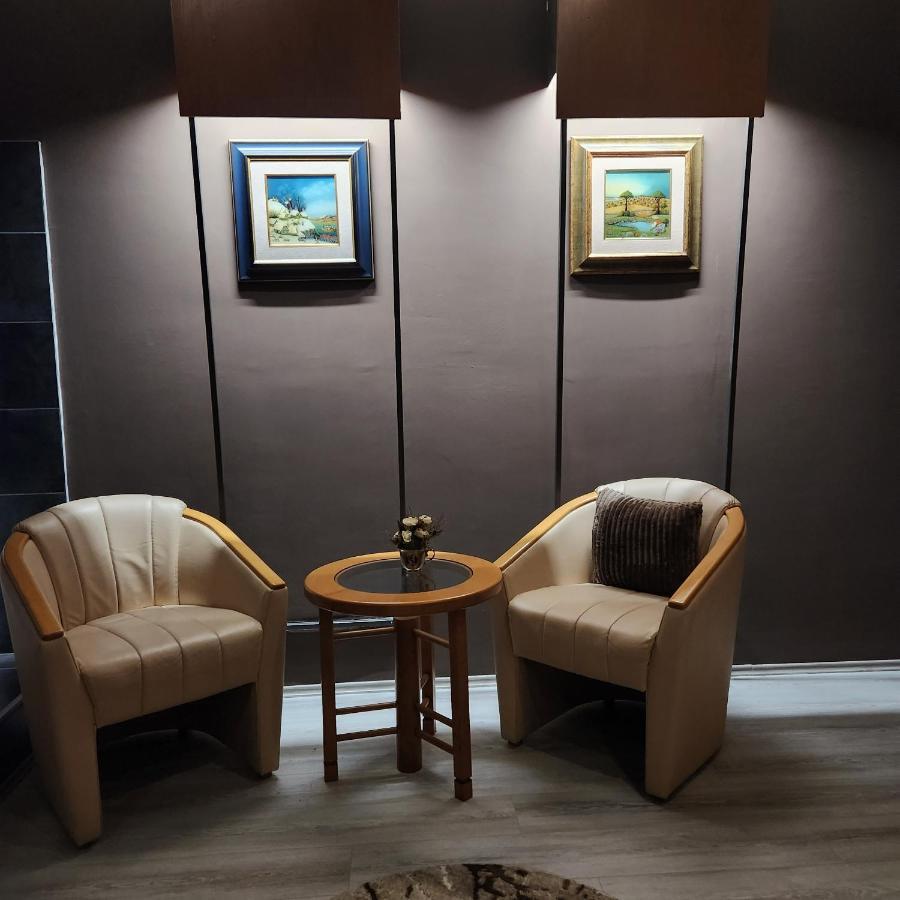 In Club Aparthotel Vrnjačka Banja Exteriör bild