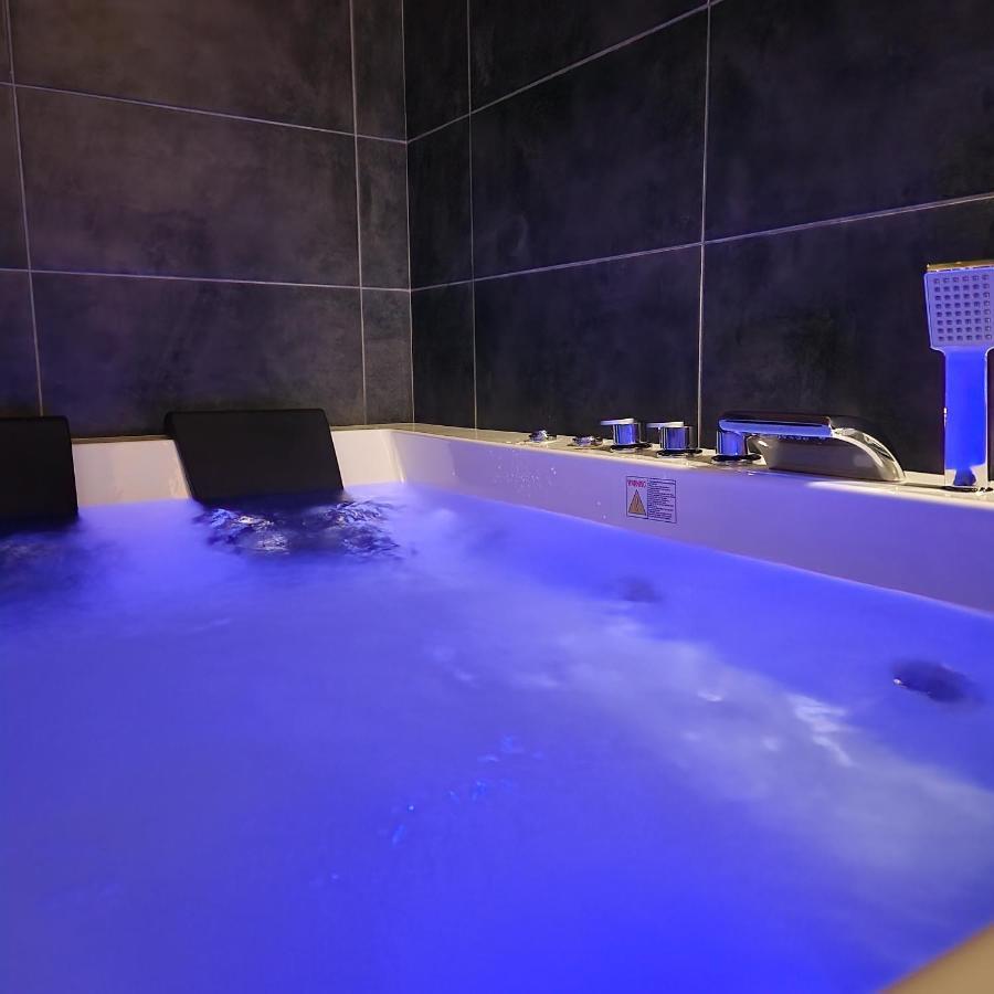 In Club Aparthotel Vrnjačka Banja Exteriör bild