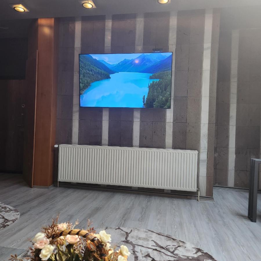 In Club Aparthotel Vrnjačka Banja Exteriör bild