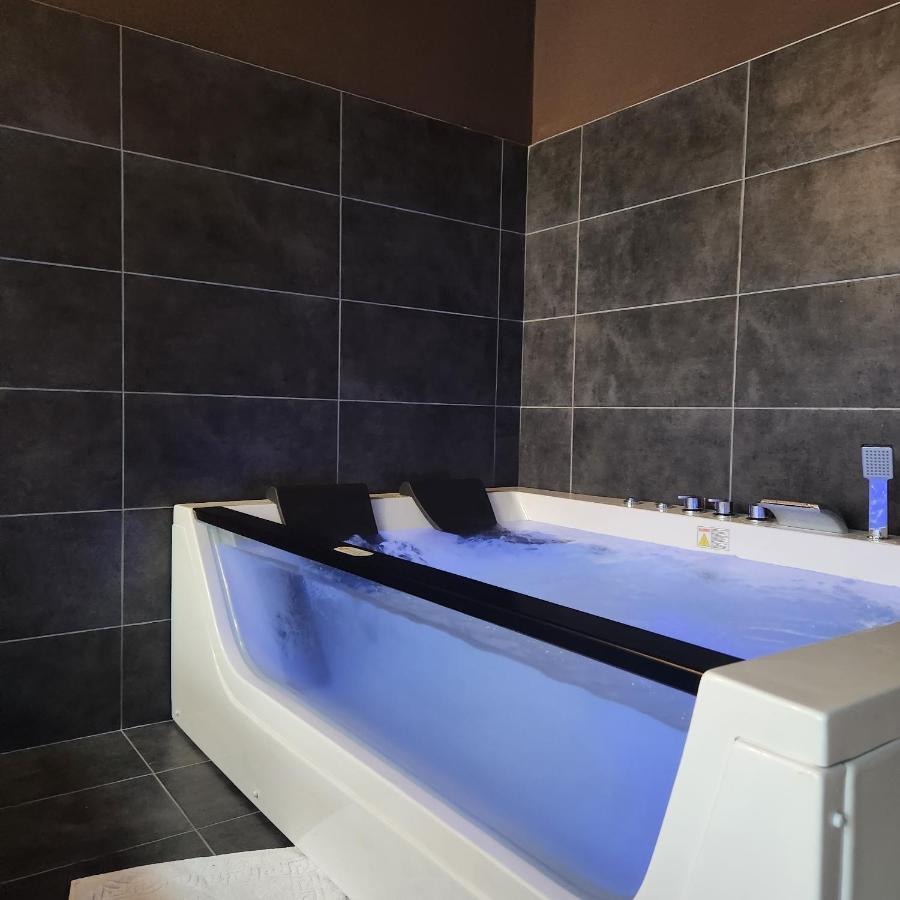 In Club Aparthotel Vrnjačka Banja Exteriör bild