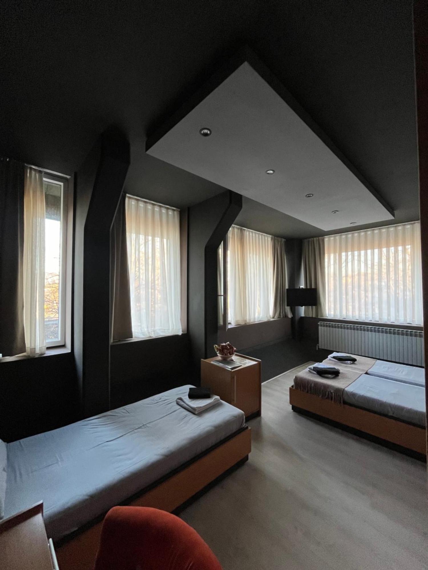 In Club Aparthotel Vrnjačka Banja Exteriör bild