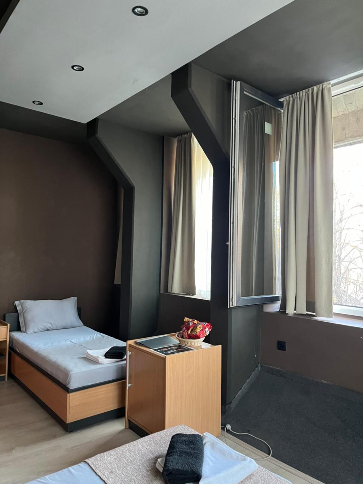 In Club Aparthotel Vrnjačka Banja Exteriör bild